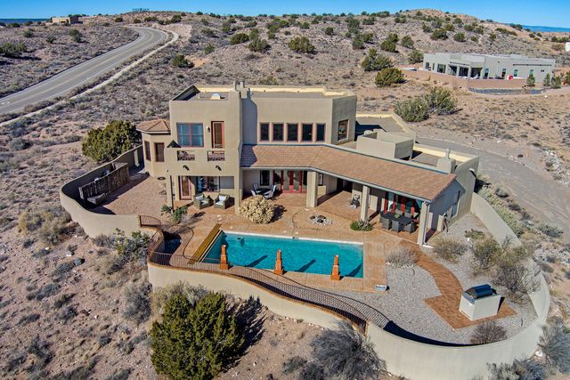 6019 Rooster Point Road NE, Rio Rancho, NM 87144