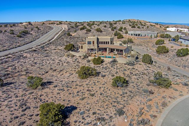 6019 Rooster Point Road NE, Rio Rancho, NM 87144