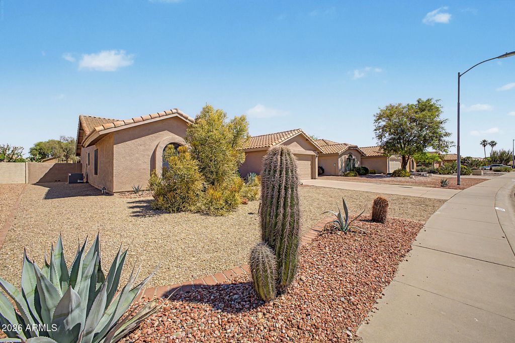 9850 W MENADOTA Drive, Peoria, AZ 85382 — photo 2