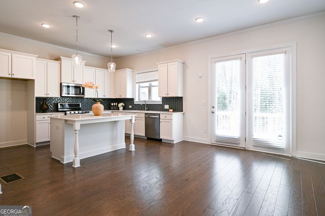 683 Avondale Creek, Decatur, GA 30032