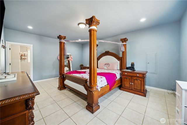 1407 Slide Creek Road, Longview, WA 98632