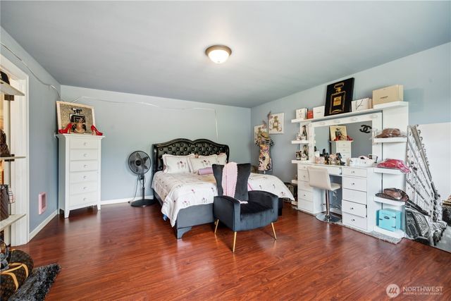 1407 Slide Creek Road, Longview, WA 98632