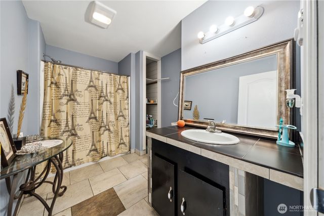 1407 Slide Creek Road, Longview, WA 98632