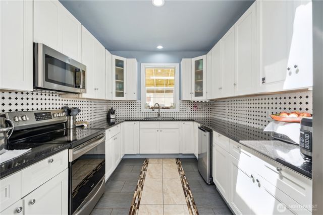 1407 Slide Creek Road, Longview, WA 98632