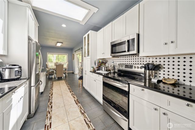 1407 Slide Creek Road, Longview, WA 98632