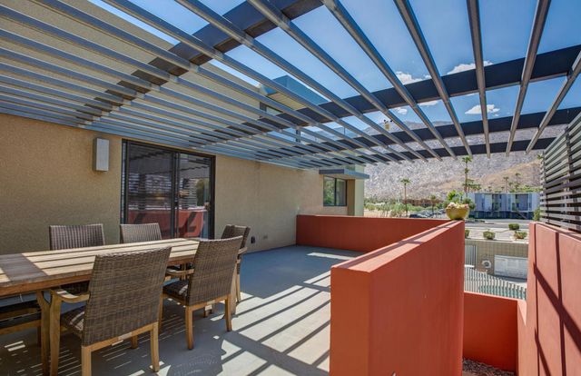 685 E Arenas Road, Palm Springs, CA 92262