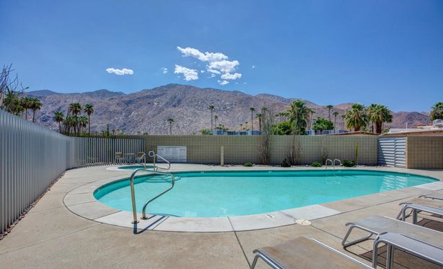 685 E Arenas Road, Palm Springs, CA 92262