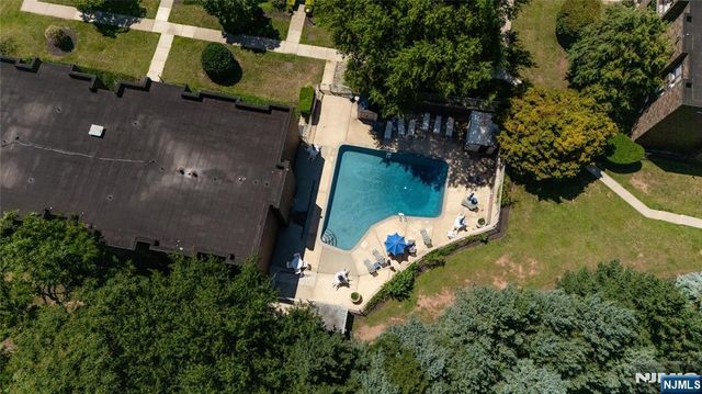 365 River Road E, Nutley, NJ 07110