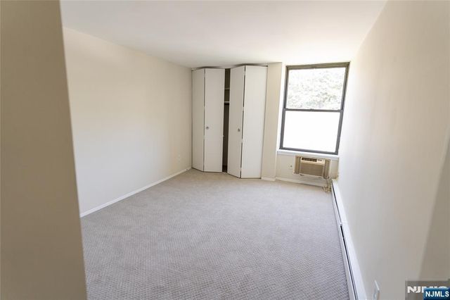 365 River Road E, Nutley, NJ 07110