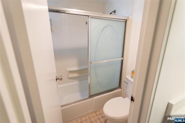 365 River Road E, Nutley, NJ 07110