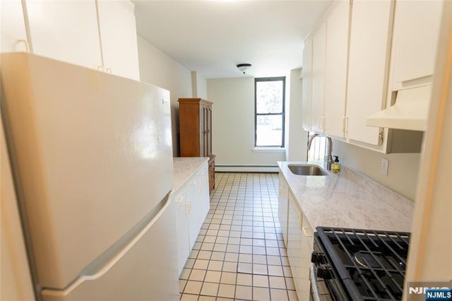 365 River Road E, Nutley, NJ 07110