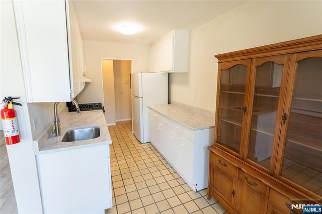 365 River Road E, Nutley, NJ 07110