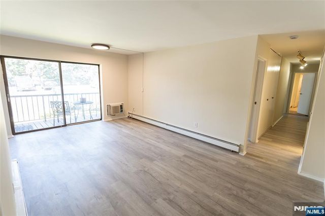 365 River Road E, Nutley, NJ 07110