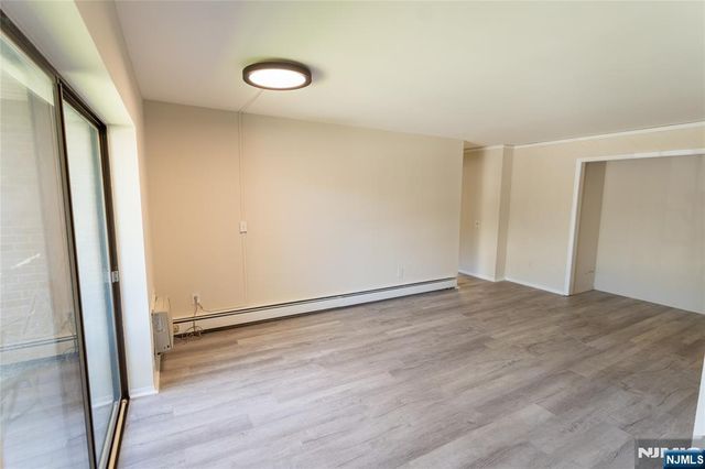 365 River Road E, Nutley, NJ 07110