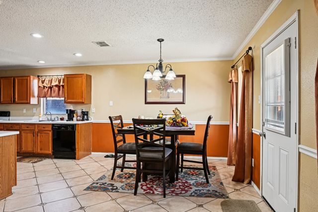 658 Bluechalk Drive, Cedar Hill, TX 75104