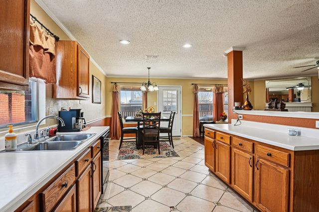 658 Bluechalk Drive, Cedar Hill, TX 75104