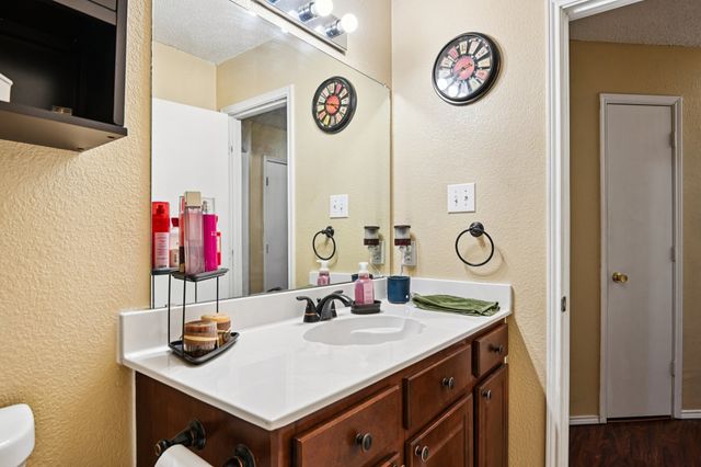 658 Bluechalk Drive, Cedar Hill, TX 75104