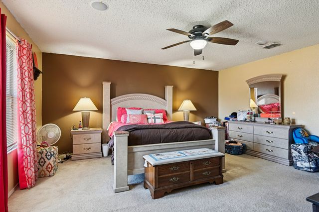 658 Bluechalk Drive, Cedar Hill, TX 75104