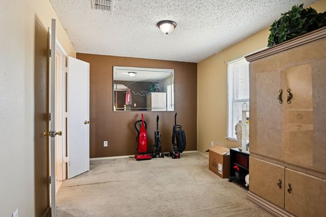 658 Bluechalk Drive, Cedar Hill, TX 75104