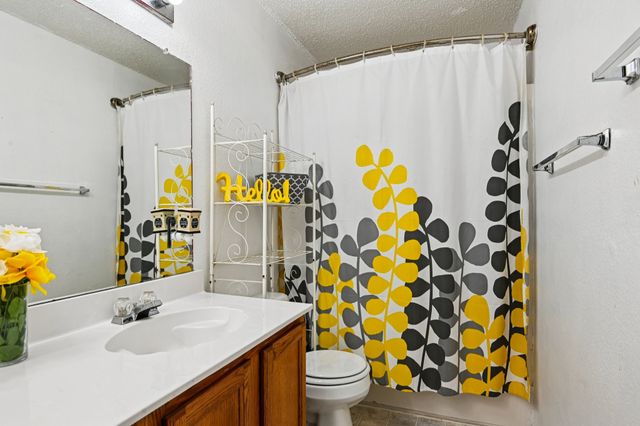 658 Bluechalk Drive, Cedar Hill, TX 75104