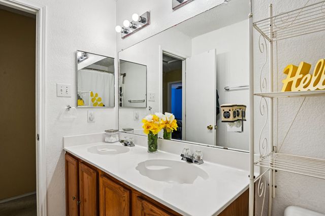 658 Bluechalk Drive, Cedar Hill, TX 75104