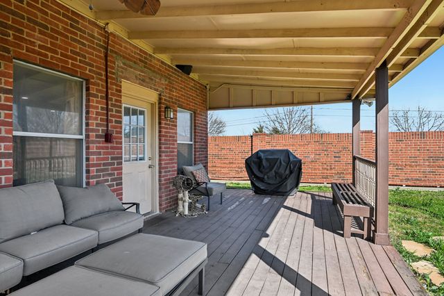 658 Bluechalk Drive, Cedar Hill, TX 75104