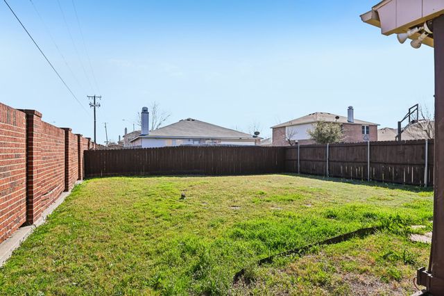 658 Bluechalk Drive, Cedar Hill, TX 75104