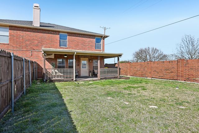 658 Bluechalk Drive, Cedar Hill, TX 75104