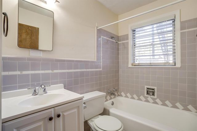 604 Monticello Drive 610, Fort Worth, TX 76107