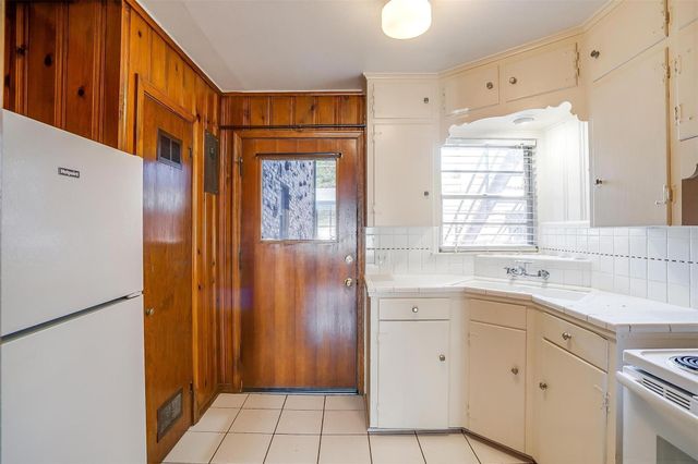 604 Monticello Drive 610, Fort Worth, TX 76107