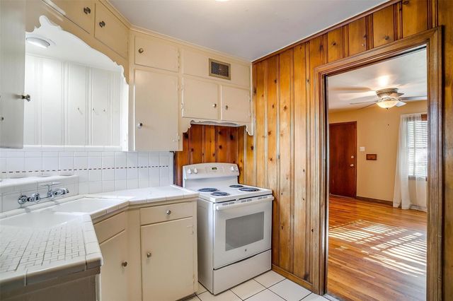 604 Monticello Drive 610, Fort Worth, TX 76107