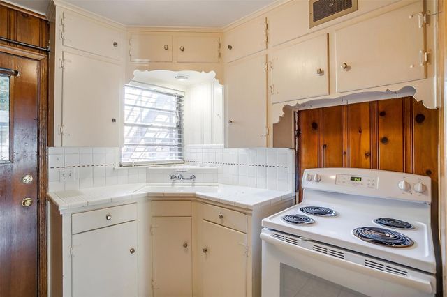 604 Monticello Drive 610, Fort Worth, TX 76107