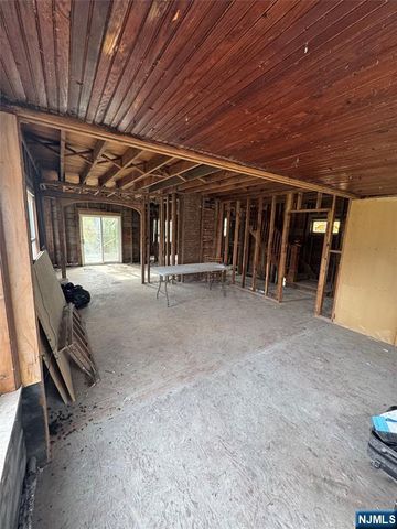 898 Lancaster Road, Ridgefield, NJ 07657