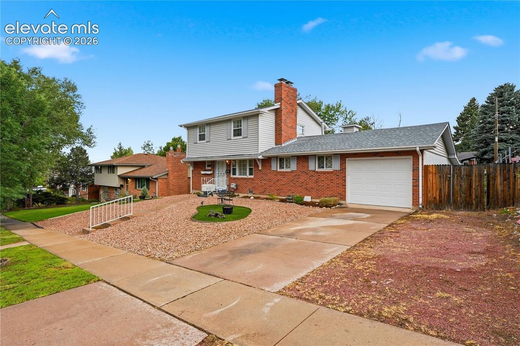 2212 Glenn Summer Road, Colorado Springs, CO 80909 — photo 2