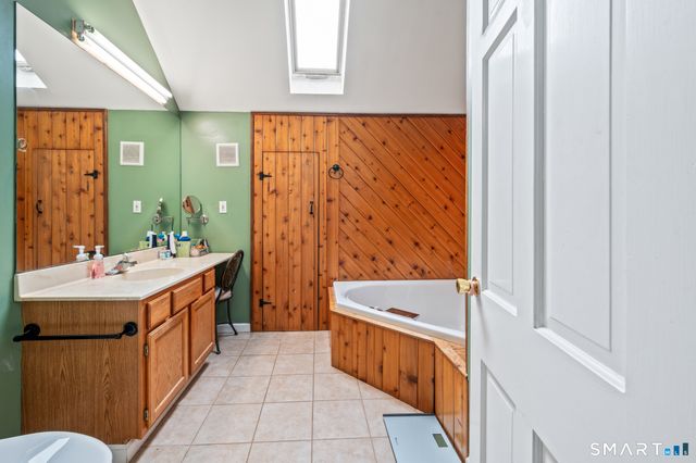381 Chestnut Hill Avenue, Waterbury, CT 06704