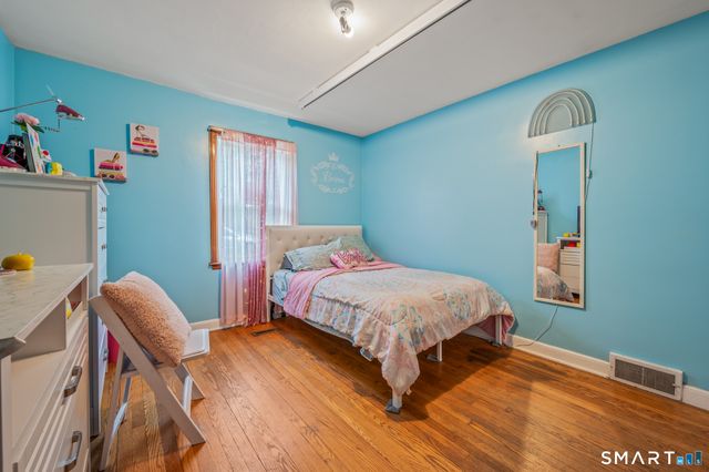 381 Chestnut Hill Avenue, Waterbury, CT 06704
