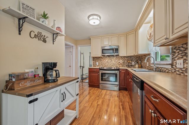 381 Chestnut Hill Avenue, Waterbury, CT 06704