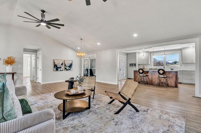 68 Hill Drive DR, Fincastle, VA 24090