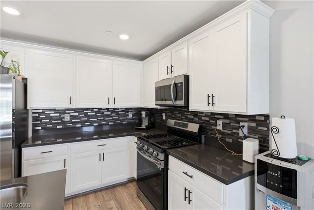 817 Watford Place, Henderson, NV 89011