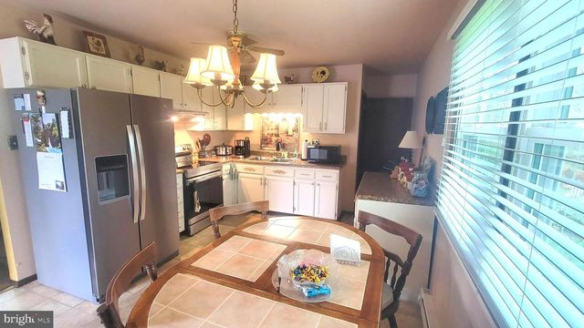 1313 CHESTNUT HILL RD, Morgantown, PA 19543