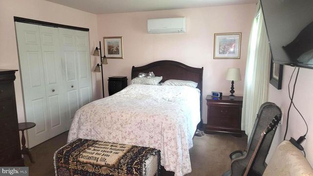 1313 CHESTNUT HILL RD, Morgantown, PA 19543