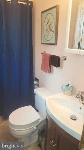 1313 CHESTNUT HILL RD, Morgantown, PA 19543