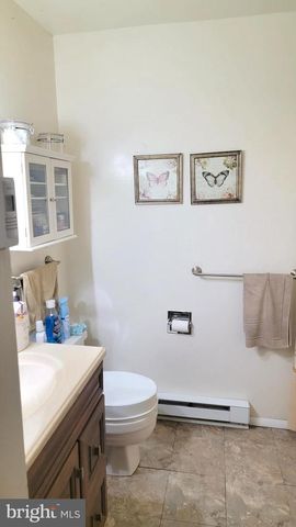 1313 CHESTNUT HILL RD, Morgantown, PA 19543