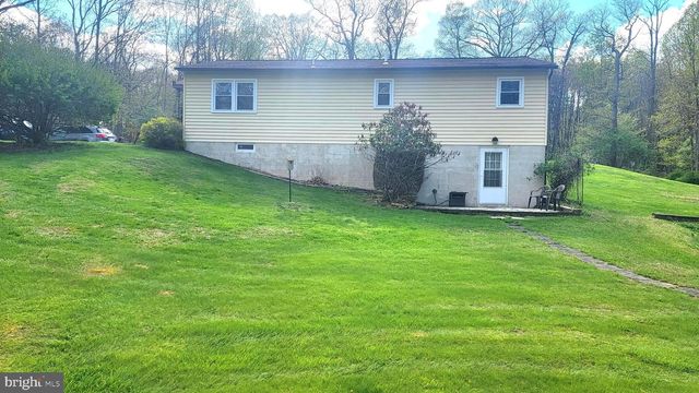 1313 CHESTNUT HILL RD, Morgantown, PA 19543