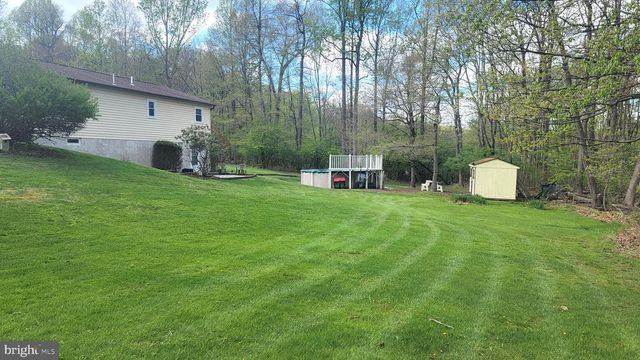 1313 CHESTNUT HILL RD, Morgantown, PA 19543