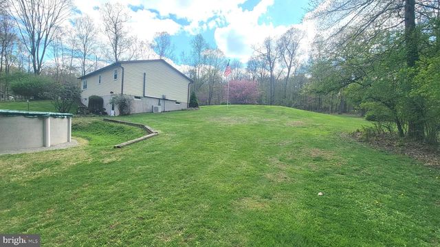 1313 CHESTNUT HILL RD, Morgantown, PA 19543
