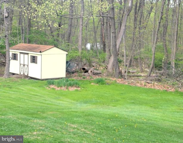 1313 CHESTNUT HILL RD, Morgantown, PA 19543