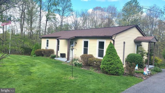1313 CHESTNUT HILL RD, Morgantown, PA 19543