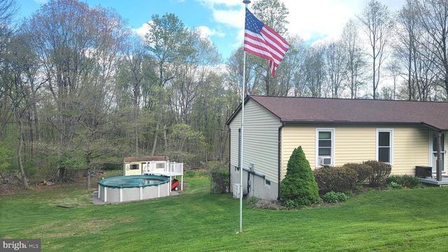 1313 CHESTNUT HILL RD, Morgantown, PA 19543