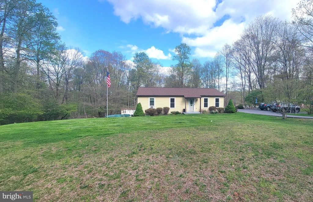 1313 CHESTNUT HILL RD, Morgantown, PA 19543